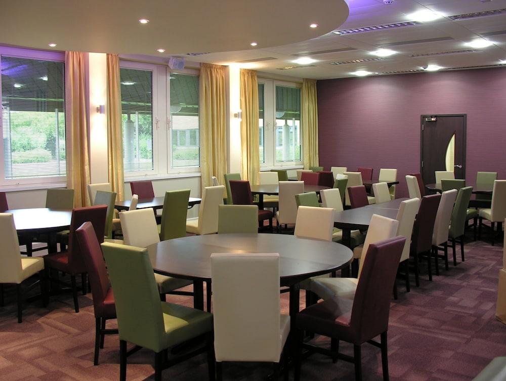 Готель Kents Hill Park Training & Conference Centre Мілтон-Кінз Екстер'єр фото