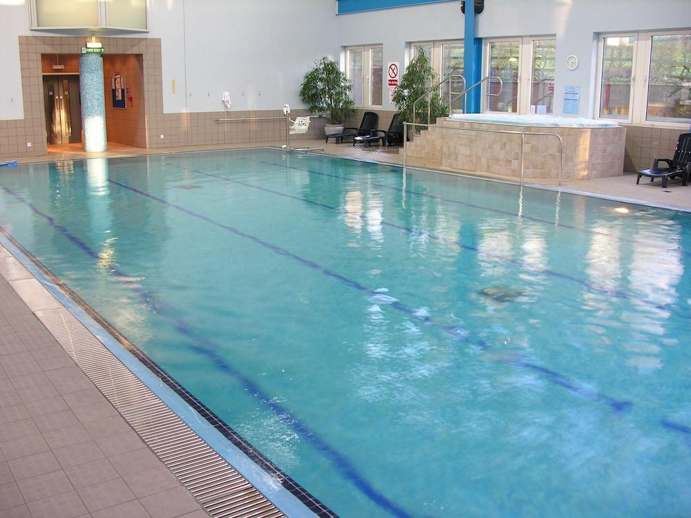 Готель Kents Hill Park Training & Conference Centre Мілтон-Кінз Екстер'єр фото