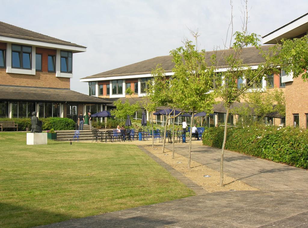 Готель Kents Hill Park Training & Conference Centre Мілтон-Кінз Екстер'єр фото